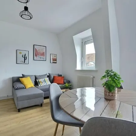 Le Hetre- Bright - Fully Equipped - Near Center *